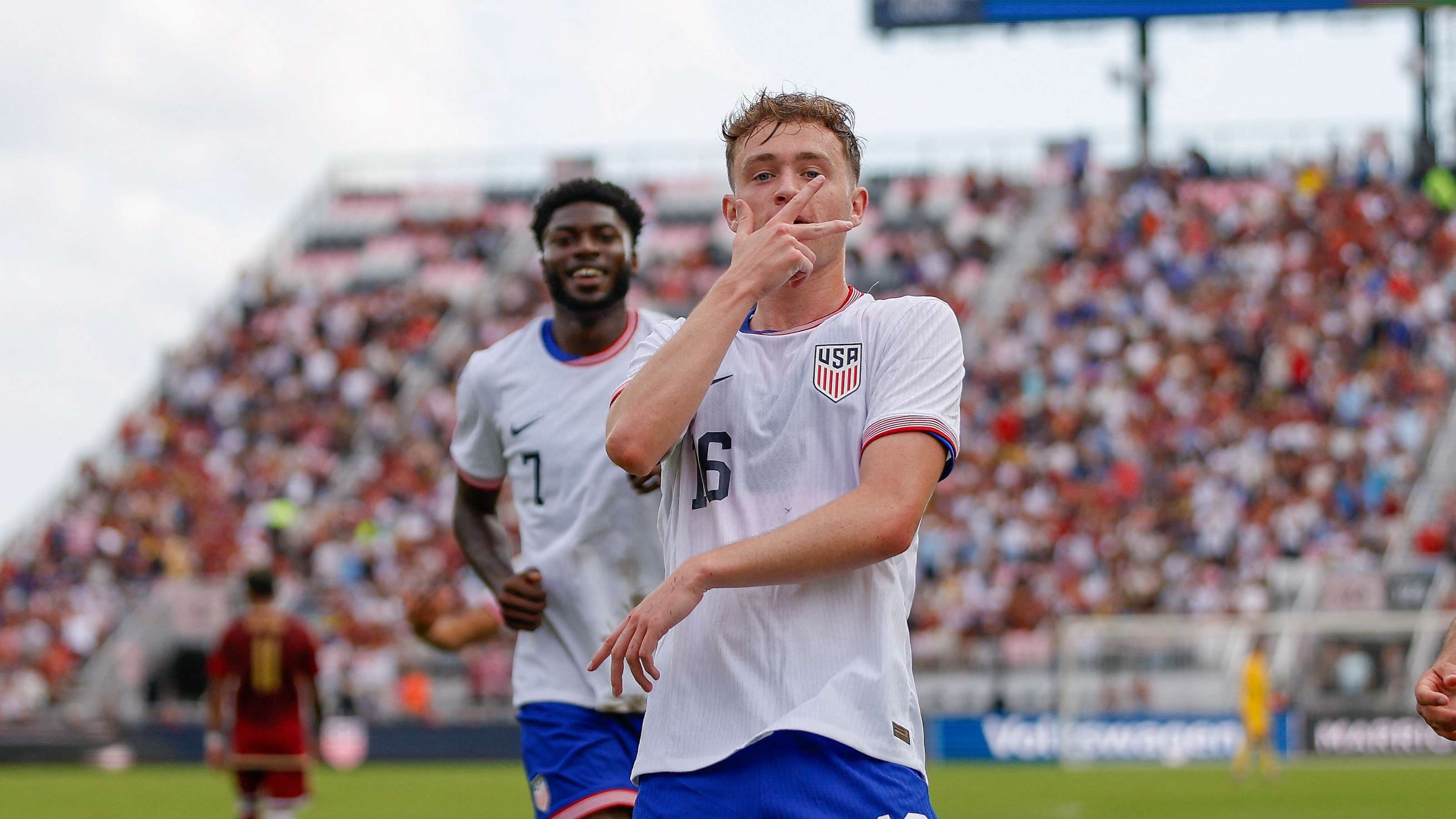 融合踢出精彩，梦想照亮未来：2025亚足联-中国足协“梦想中国”社会责任活动湛江站盛大启动